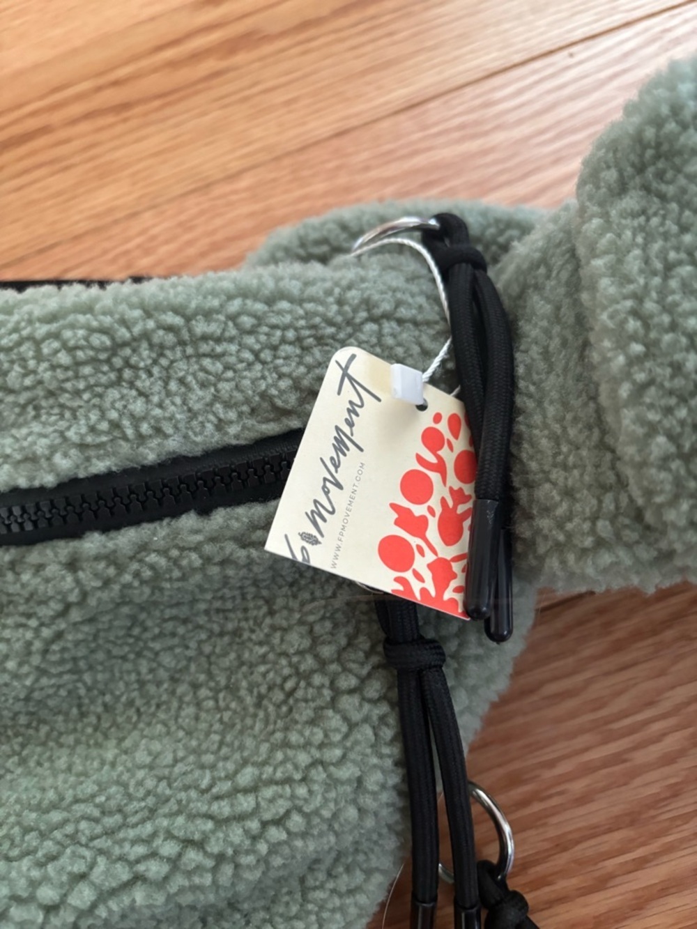 Free People Movement Overachiever Sherpa Sling NWT - Picture 2 of 7